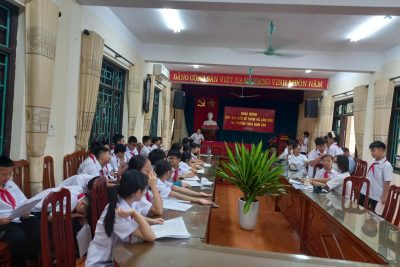 TRƯỜNG THCS NAM CAO PHỐI HỢP TỔ CHỨC KHÁM SỨC KHỎE ĐỊNH KỲ CHO HỌC SINH